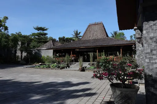 Hotel di Mungkid